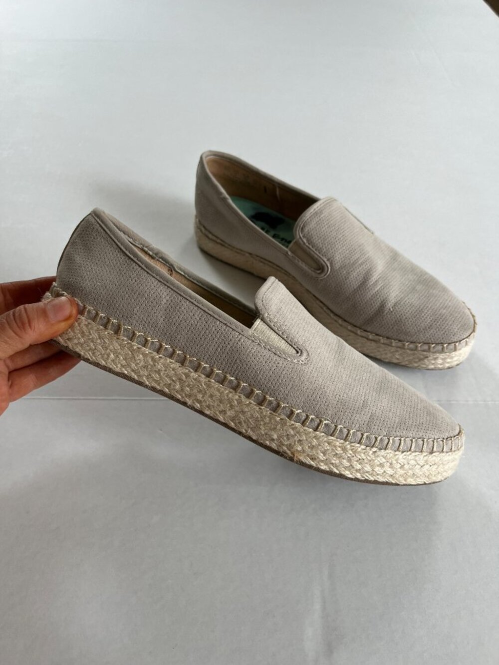 Dr. Scholl's Sz 8 Beige Slip On Far Out Oyster Espadrille Loafers Micro Suede Sh - Picture 2 of 8